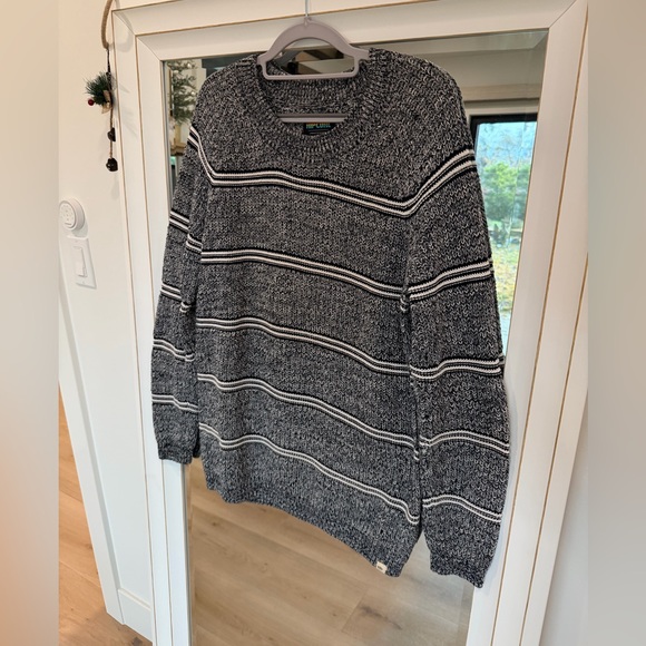 New Rip Curl Sweater - Picture 6 of 6